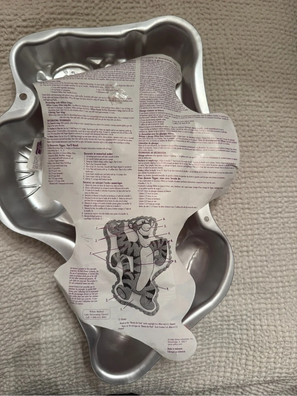 Wilton Silver Tigger Character Cake Pan